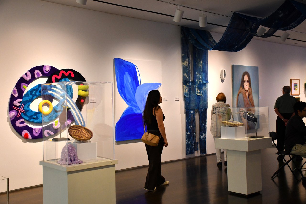 Gallery guests 3584