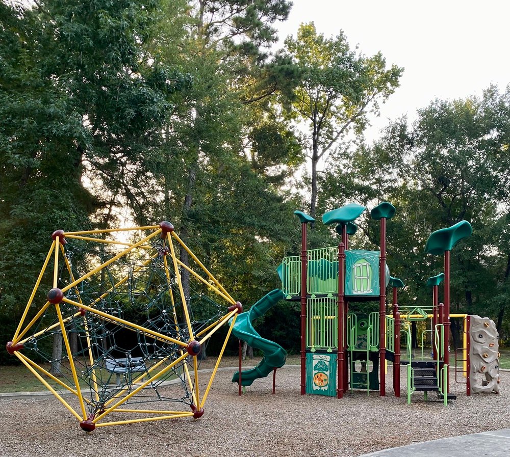Pondera Park playground in Creekside Park