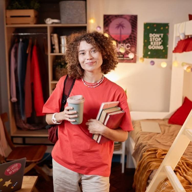 What I'm Packing for my College Student (8 Dorm Room Must-Haves)